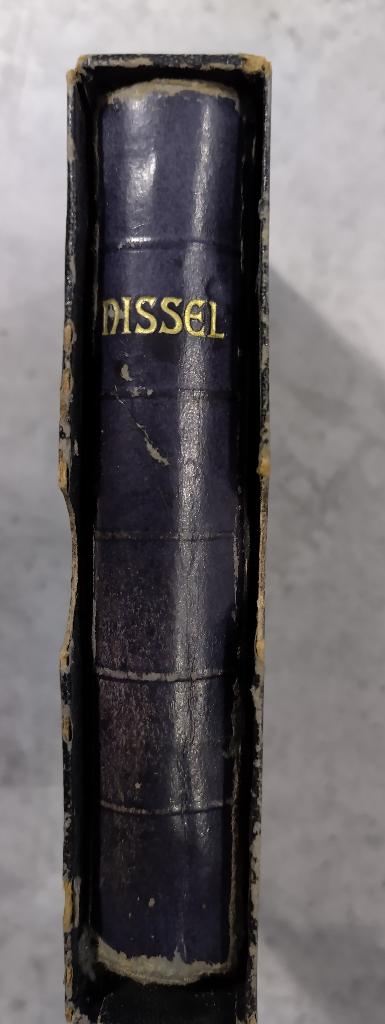 Missel avec étui. 444 pages. En français, Enlèvement ou Envoi