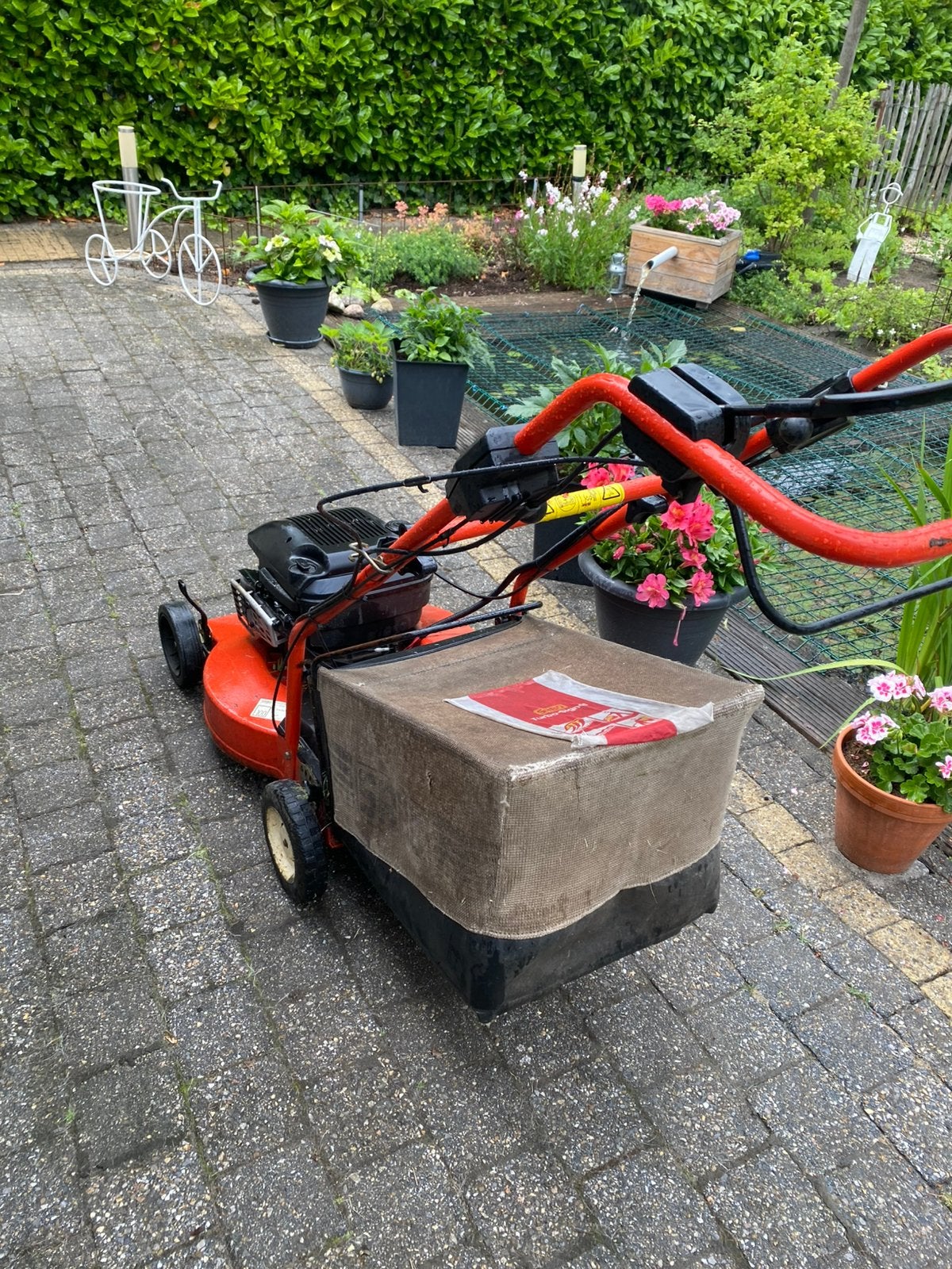 Grasmachine benzine, Tuin en Terras, Grasmaaiers, Ophalen, Cirkelmaaier, Gebruikt, Opvangbak