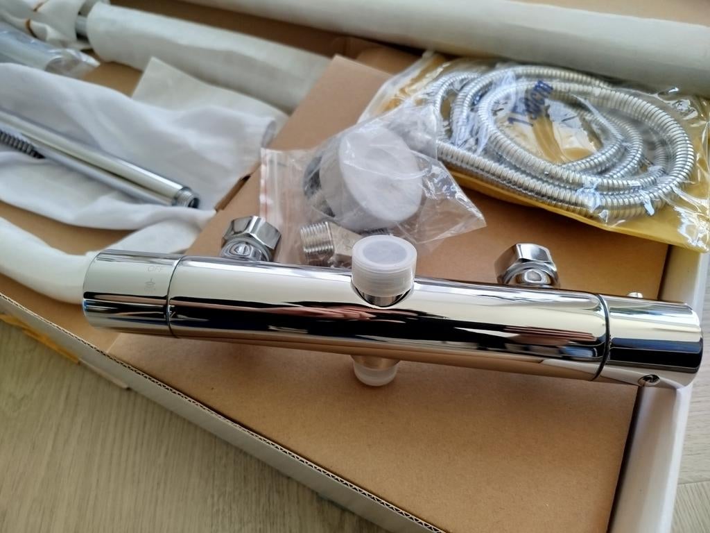 Set de douche et kit de douchette à main. Kit complet. NOUVE, Bricolage & Construction, Sanitaire, Enlèvement