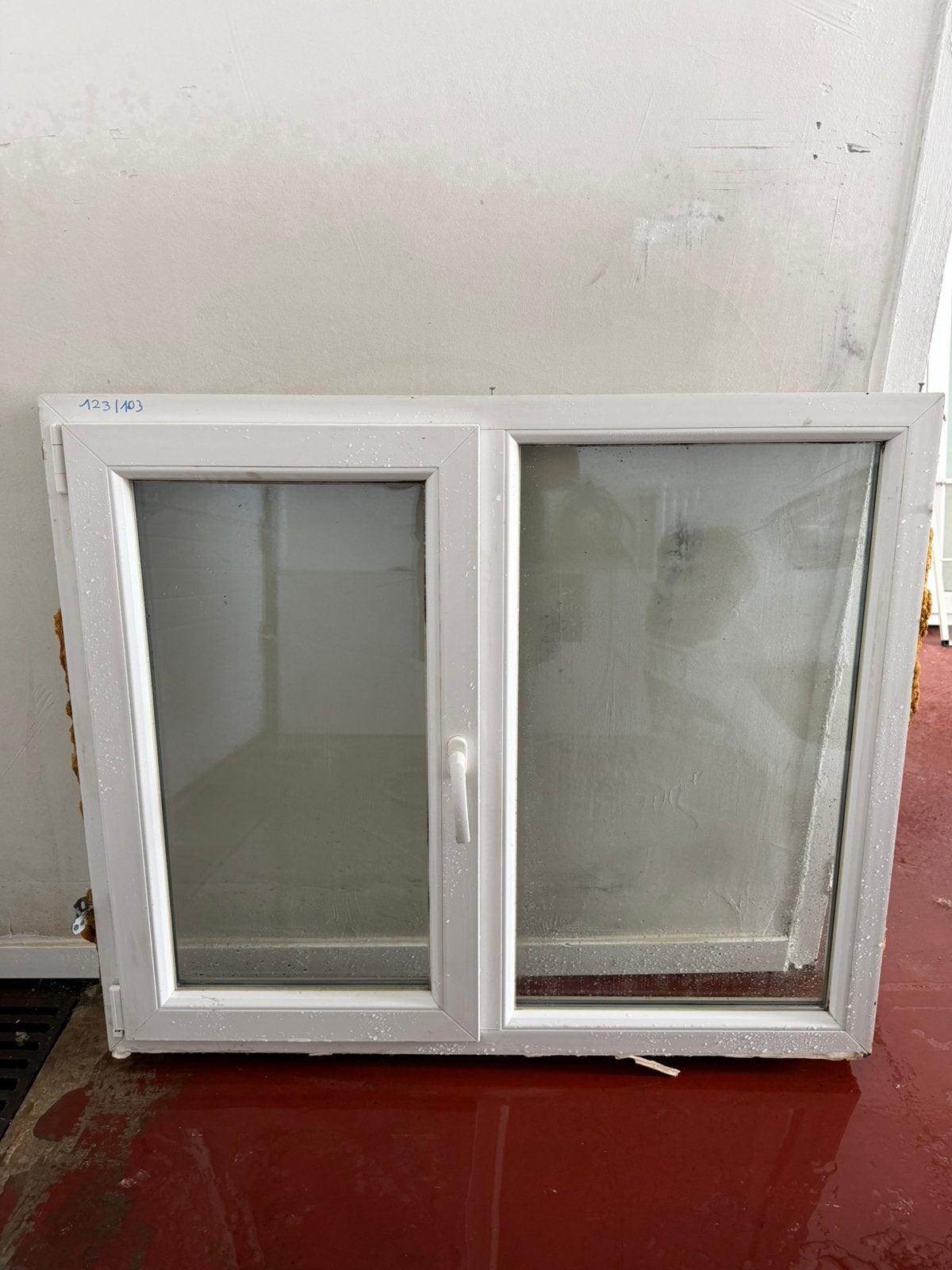 PVC RAAM MET KIPSTAND THUIS LEVERBAAR, Ophalen, Zo goed als nieuw, Dubbelglas