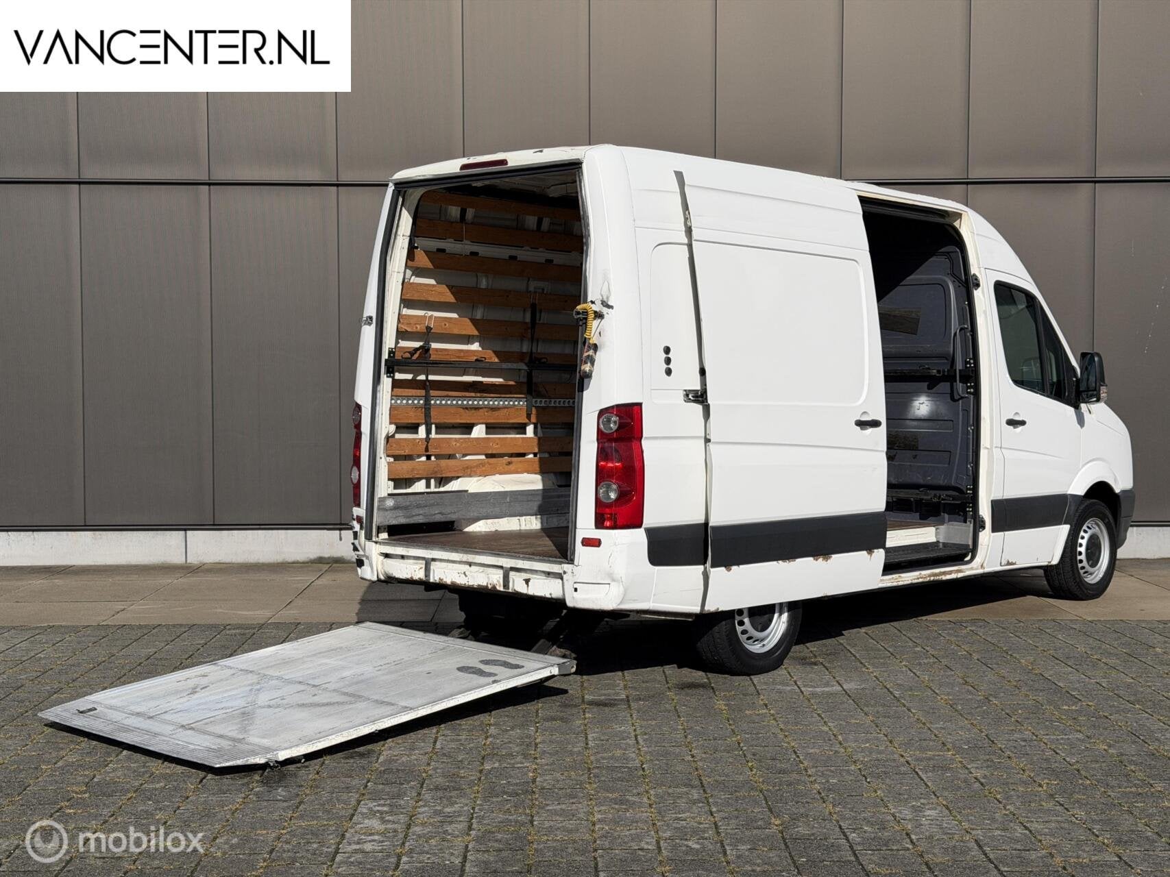 Volkswagen Crafter 2.5 TDI L2H2 Dhollandia Lift Laadklep APK, Autos, Camionnettes & Utilitaires, Achat, Entreprise, 5 portes, 5 cylindres