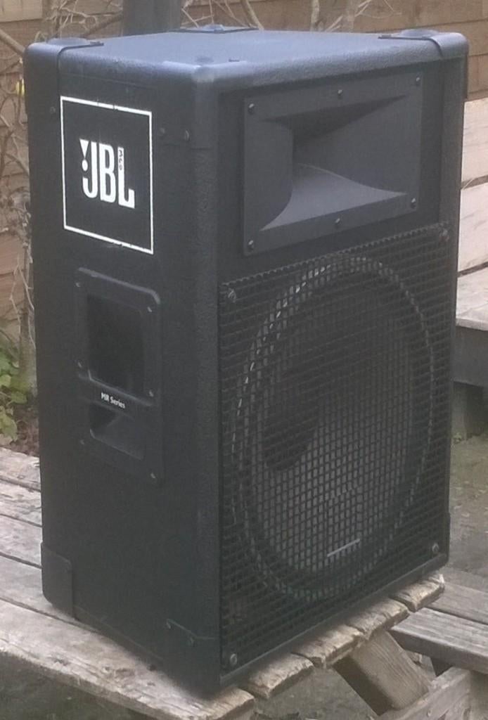 Luidspreker 15 inch JBL MR925, 250 - 500 Watt (1 exemplaar), Comme neuf, Autres types, 120 watts ou plus, Enlèvement ou Envoi