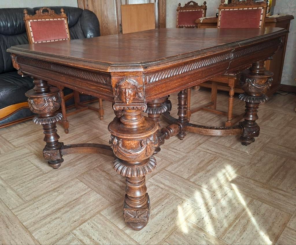 Antieke tafel in Mechelse stijl + stoelen, Ophalen