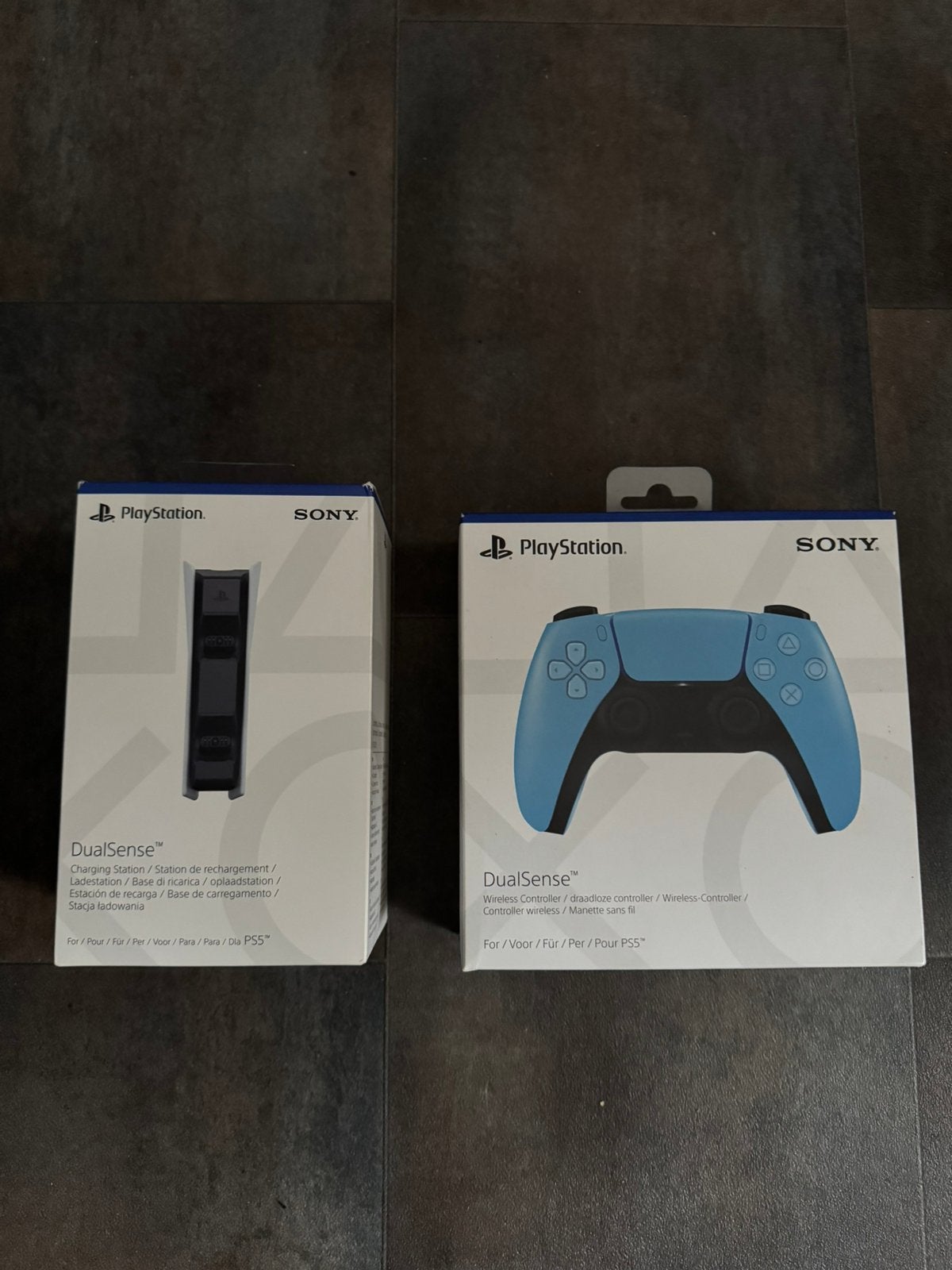 PS5 controller + laadstation, Games en Spelcomputers, Spelcomputers | Sony Consoles | Accessoires, Ophalen, PlayStation 5, Nieuw
