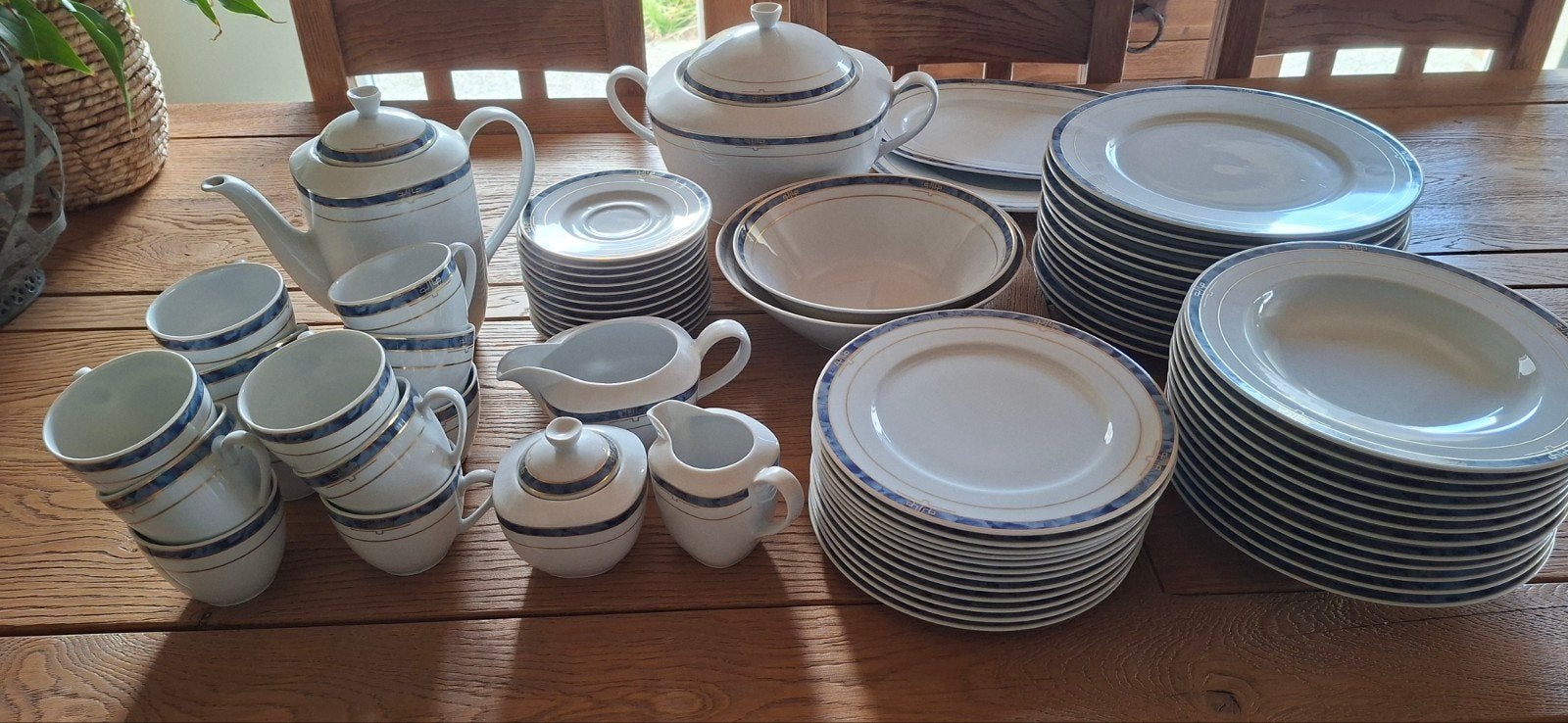 eet- en koffieservies. volledig. merk Mitterteich - Bavaria, Ophalen, Compleet servies