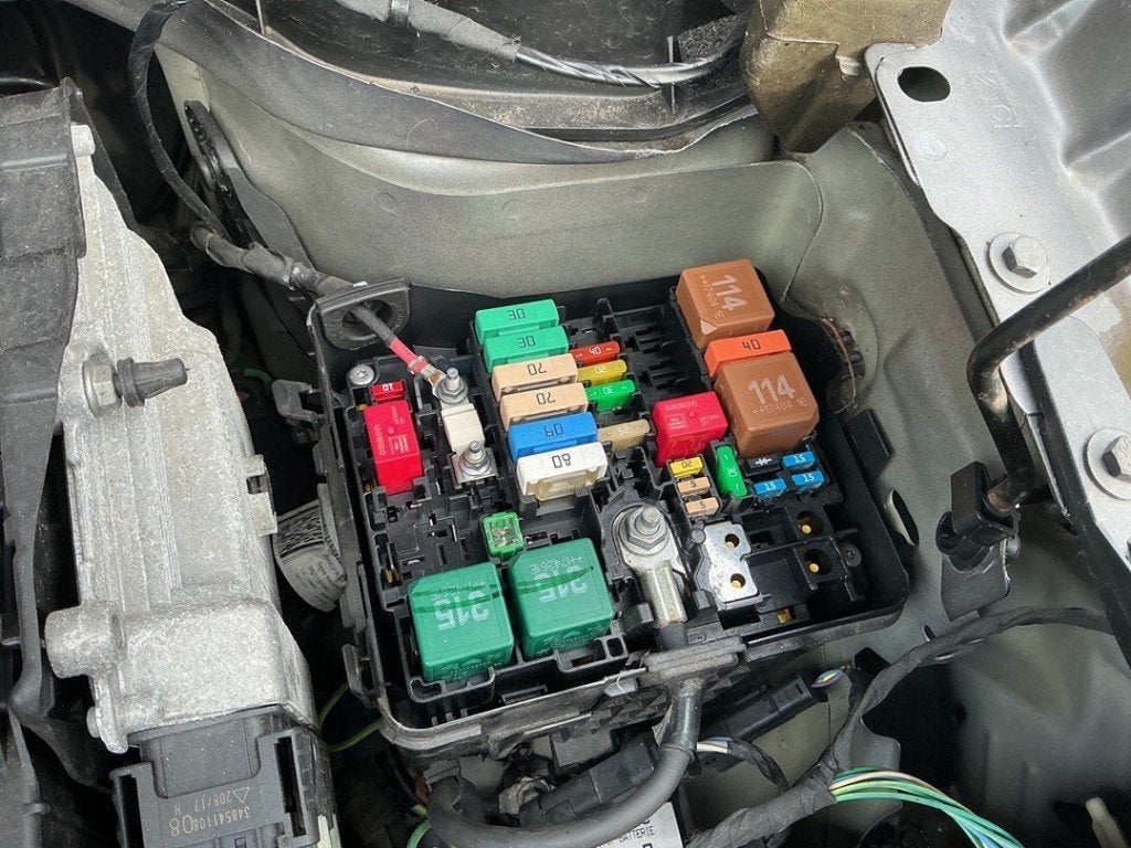 BOITIER FUSIBLES Citroën C4 Cactus (0B / 0P), Utilisé, Citroën