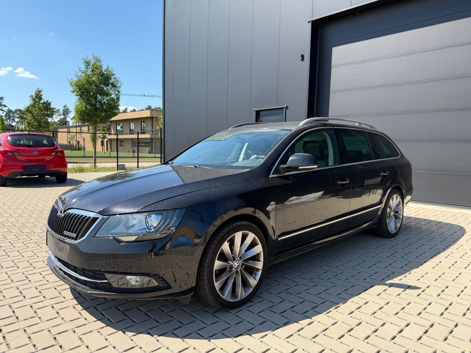 Skoda SuperB - 1.6 Diesel - Full Option!, Auto's, Euro 5, Zwart, Bedrijf, Te koop