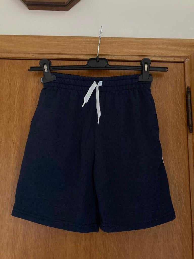 Zwart sportshort, maat 146-152, Enfants & Bébés, Vêtements enfant | Taille 146, Enlèvement ou Envoi, Comme neuf, Garçon, Vêtements de sport ou Maillots de bain
