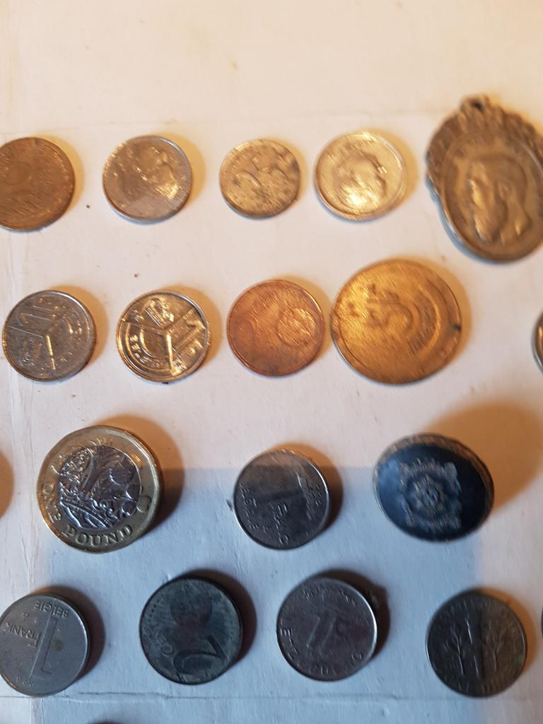 Vieilles pièces de monnaie et autres., Enlèvement