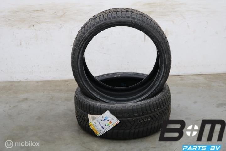 NIEUW! 235/35/19 winterbanden Pirelli Sottozero 3 .., Auto-onderdelen, 19 inch, Gebruikt, Winterbanden, 235 mm