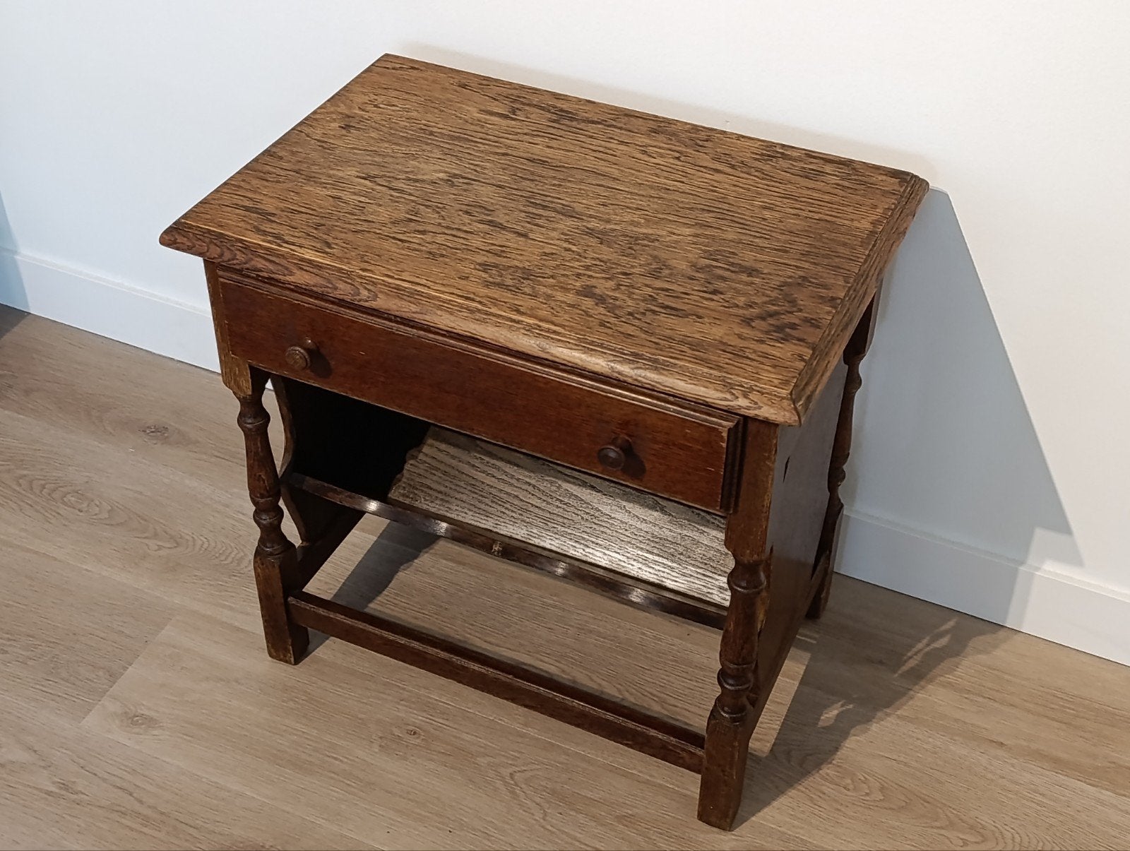 Table à journaux vintage en bois/table d'appoint avec tiroir, Enlèvement