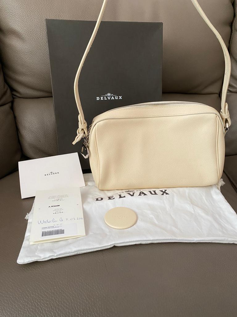 Sac à épaule Delvaux Trotteur Cinema couleur ivoire, Bijoux, Sacs & Beauté, Sacs | Sacs Femme, Enlèvement ou Envoi, Comme neuf