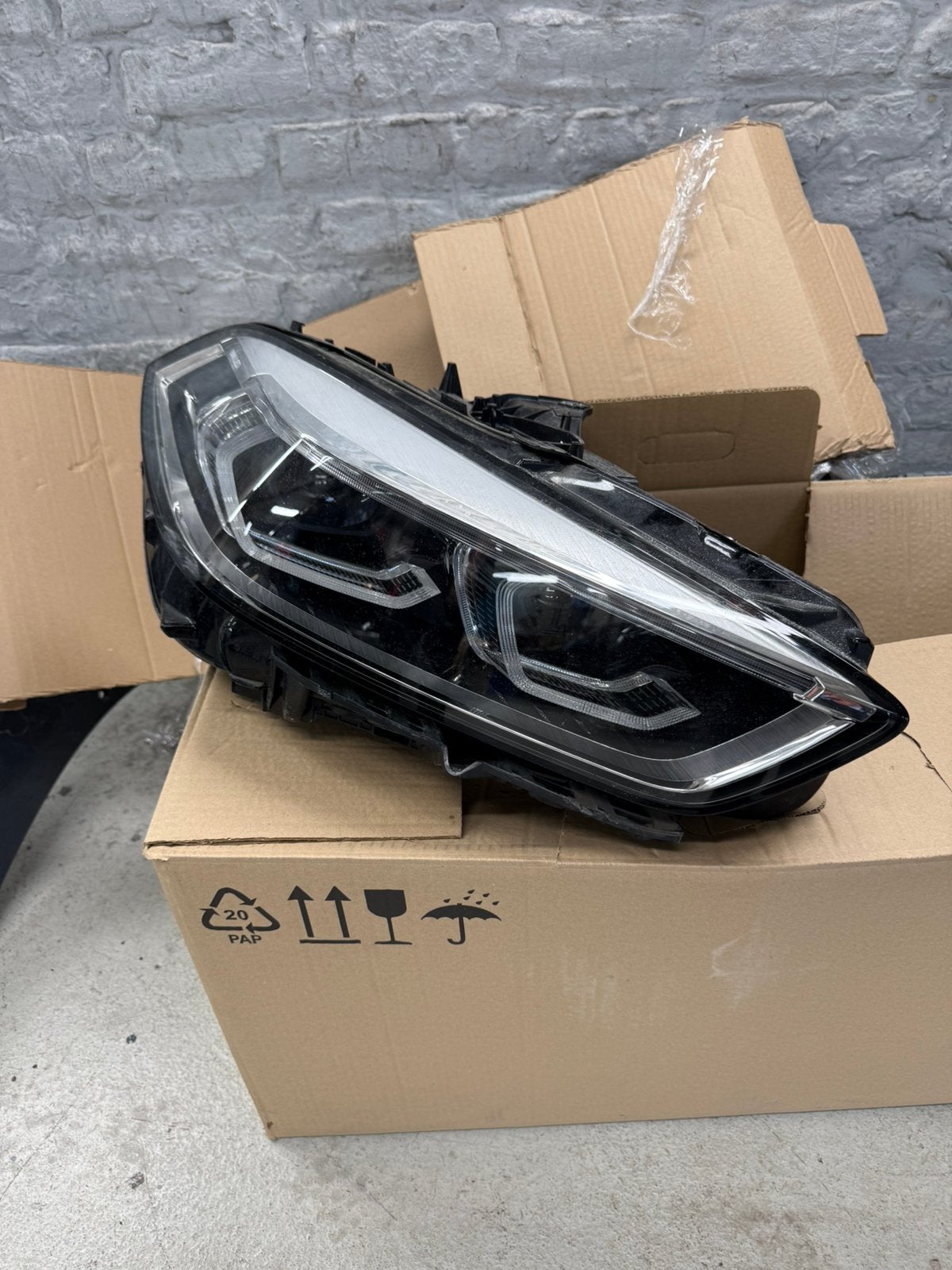 PHARES AVANT DROIT BMW SERIE 1 2021 CHOC AVANT 650€ LE TOU, Enlèvement, Utilisé, BMW