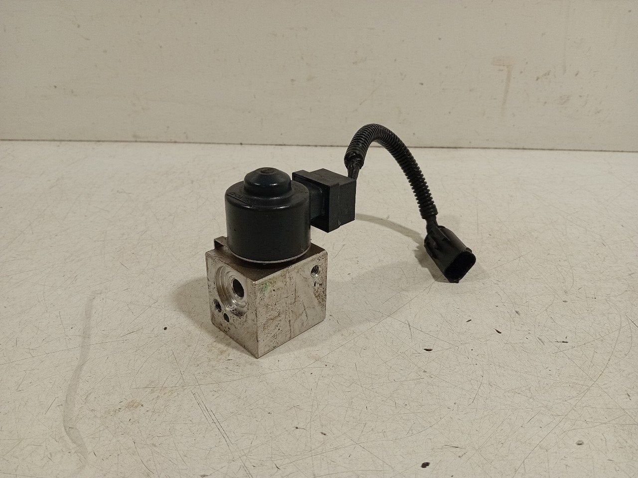 Sensor diversen BMW i3, Onderdelen@venauto.nl, Van der Ven Autorecycling B.V., Ettenseweg 76, 4706 PB Roosendaal, The Netherlands