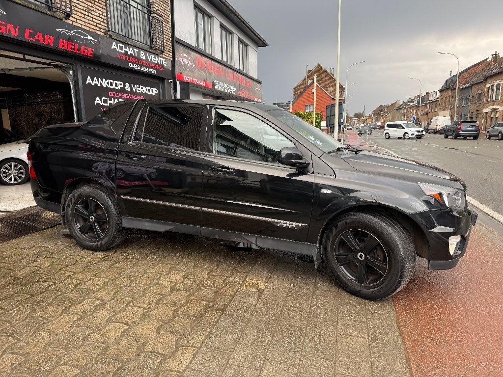SsangYong Actyon Sport 2.0 Turbo 4WD 4WD BTW Bij*Netto 8264*, Auto's, Euro 5, Stof, Zwart, Zwart