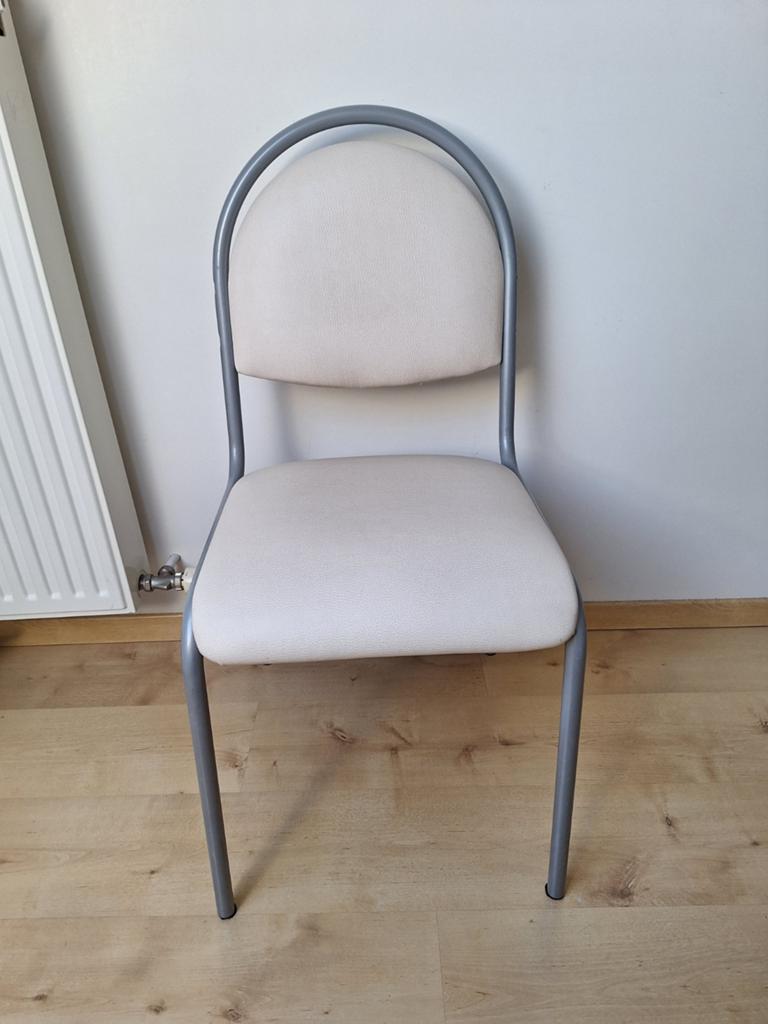 3 keukenstoelen, Ophalen