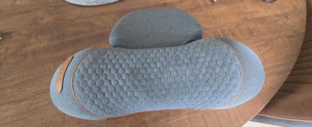 Nek en schoudermassage kussen met warmtefunctie, Sport en Fitness, Massageproducten, Zo goed als nieuw, Ophalen