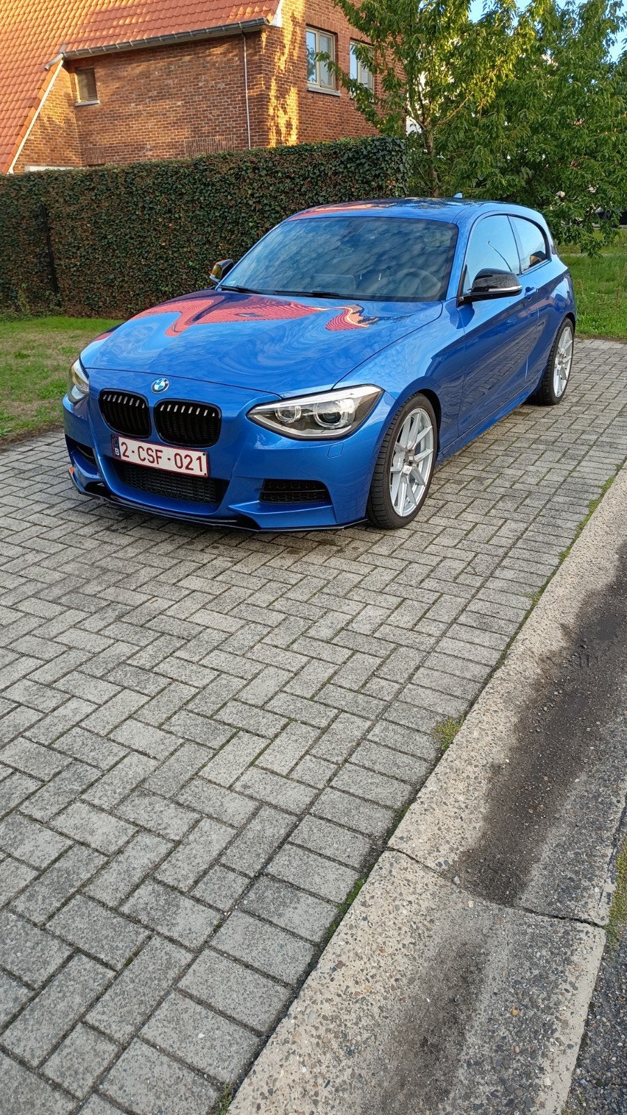 BMW m135i f21 handbak rwd!, Auto's, Bluetooth, 4 zetels, Blauw, Alcantara