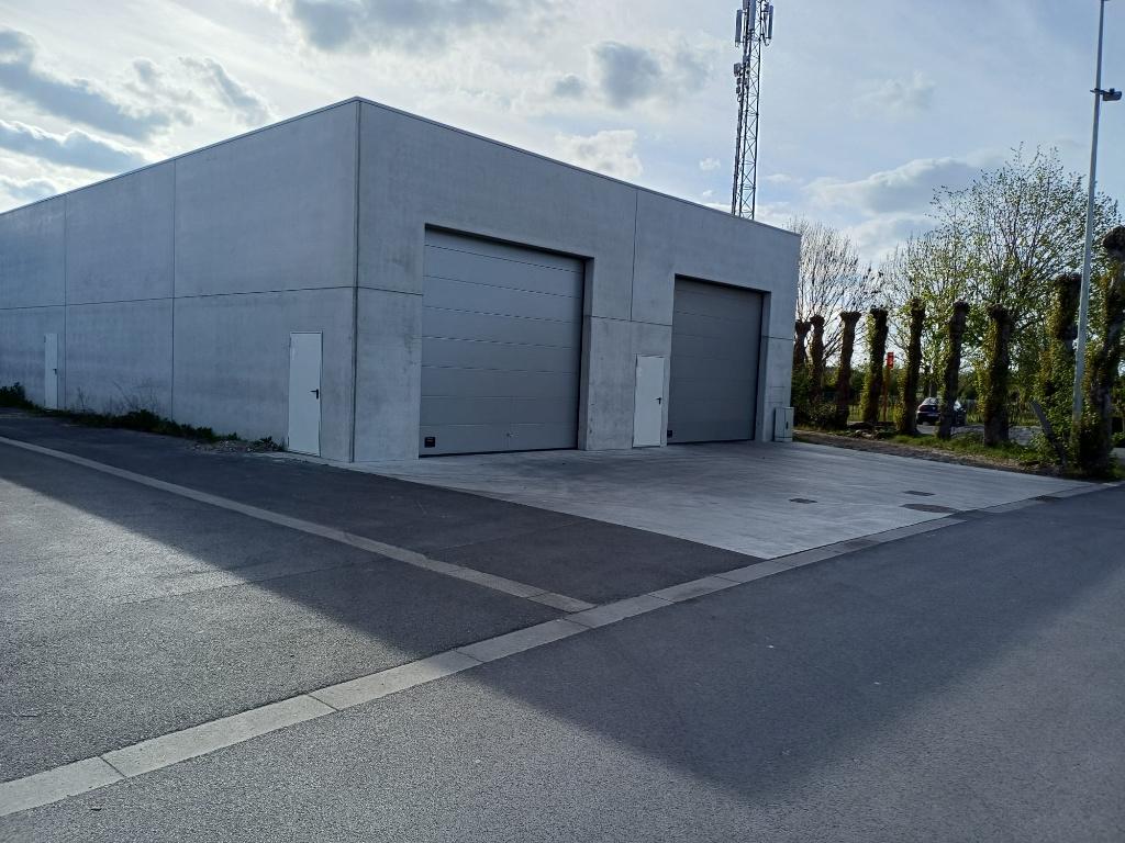 magazijn van 225 m²  te huur MIDDELKERKE, Zakelijke goederen, Bedrijfs Onroerend goed, 225 m², Huur, Opslag of Loods