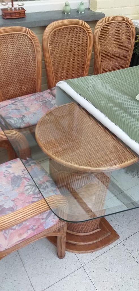 Tafel met 6 stoelen in heel mooie staat, Enlèvement