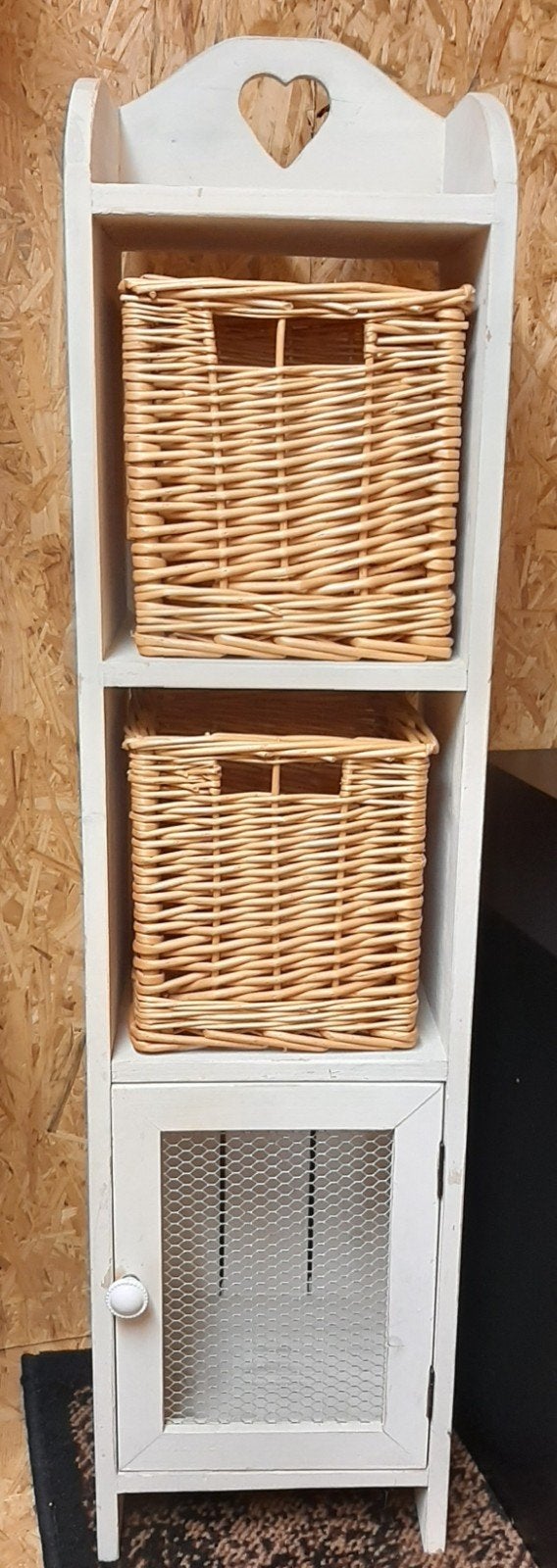 Petit meuble avec paniers osier, Enlèvement, Utilisé