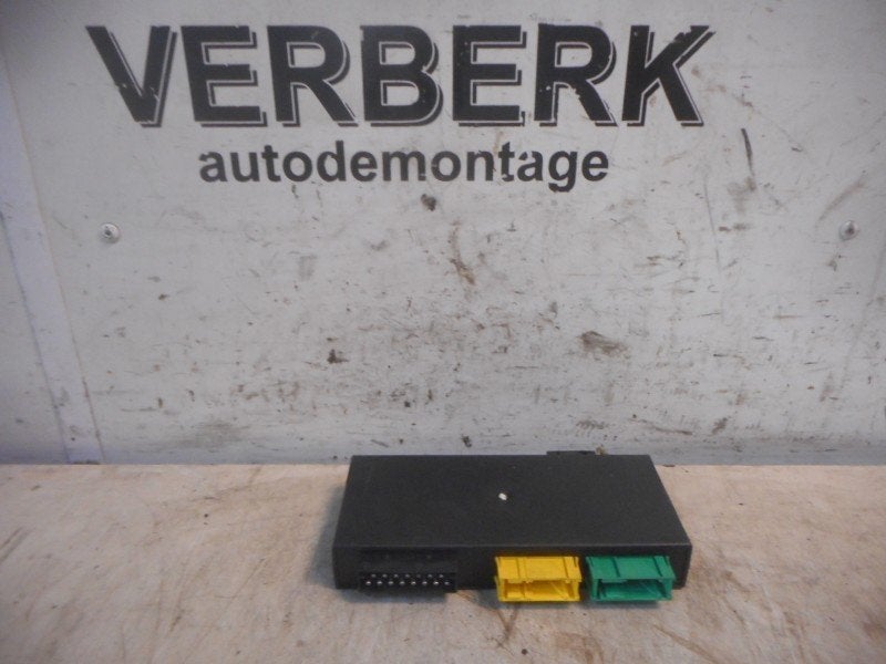 UNITE ELECTRONIQUE BMW 3 serie (E36 / 4) (61.35-8369483), Utilisé, BMW, Petuelring 130
80809  München, DE, Bayerische Motoren Werke AG