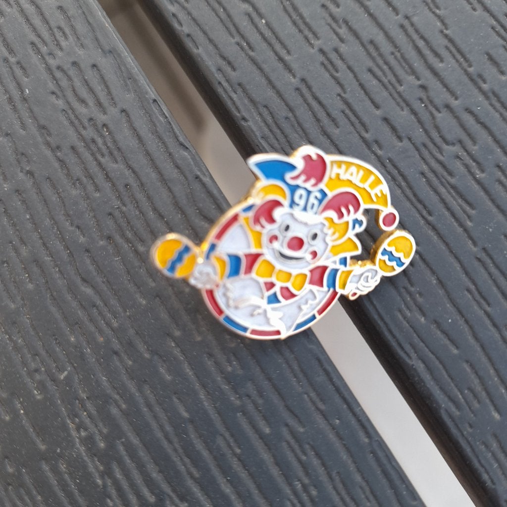 épingle Carnaval Halle 1996, Enlèvement ou Envoi, Insigne ou Pin's
