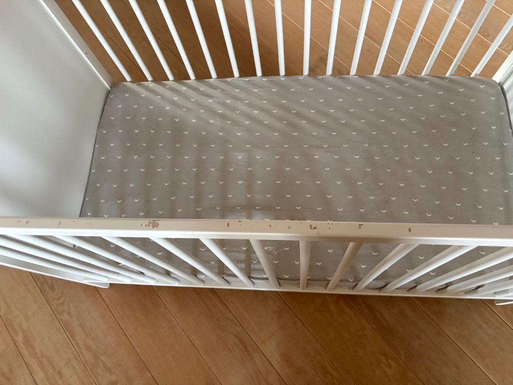 Babybedje, Kinderen en Baby's, Ophalen, Zo goed als nieuw, Lattenbodem, Minder dan 140 cm