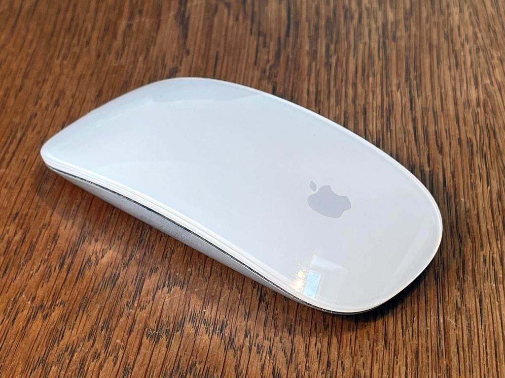 Apple Magic Mouse 2, Informatique & Logiciels, Souris, Souris, Enlèvement, Utilisé, Sans fil