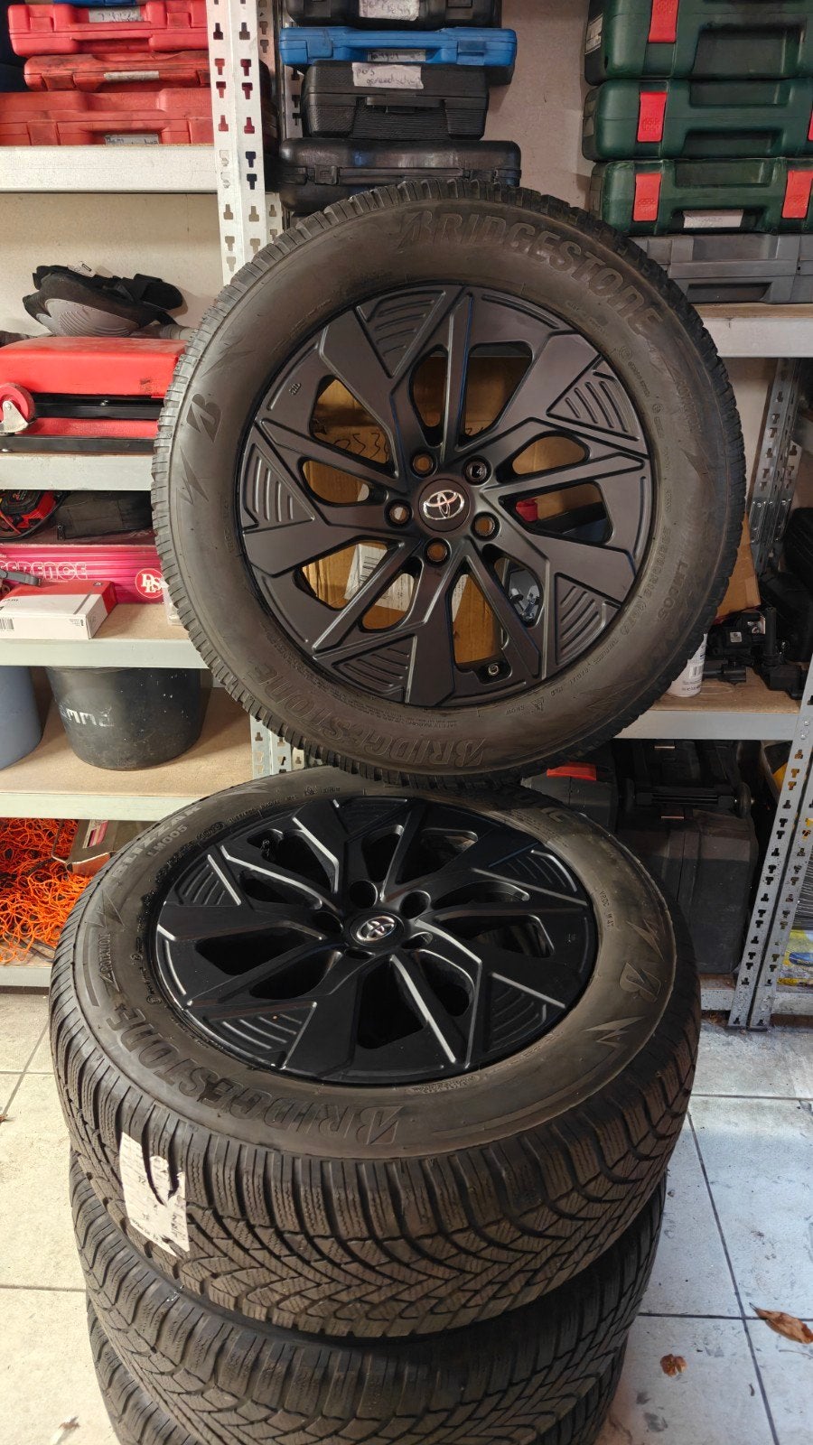 kit d'hiver 18 pouces d'origine toyota bz4x à vendre, Autos : Pièces & Accessoires, Neuf, Pneus et Jantes, Pneus hiver, 18 pouces