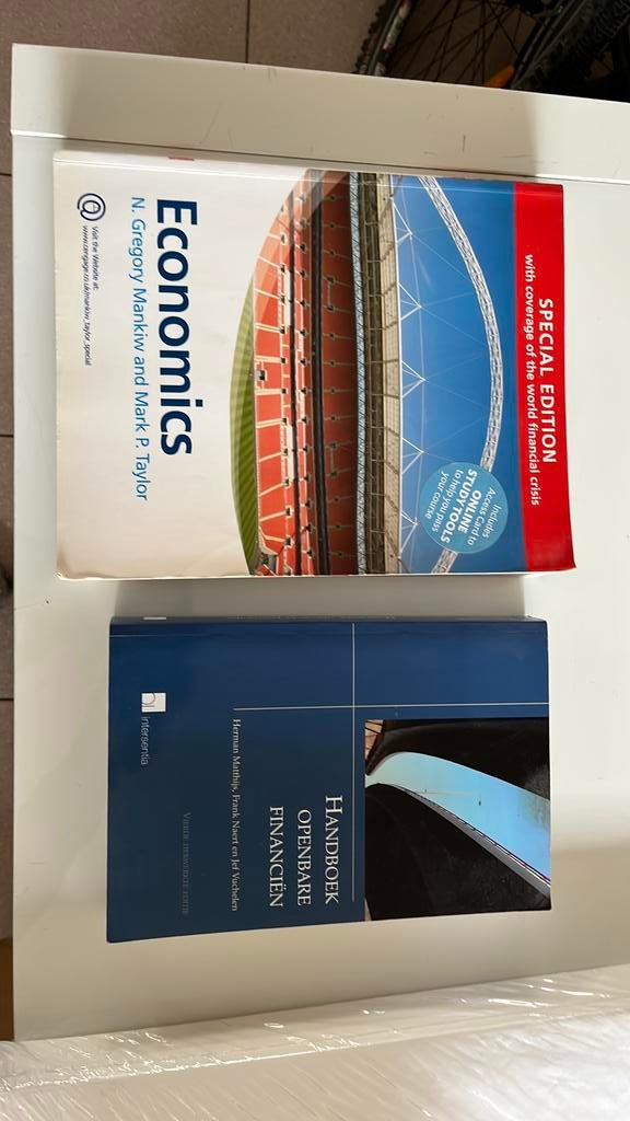 Boeken livres economics, Boeken, Studieboeken en Cursussen, Ophalen, Gelezen, Hoger Onderwijs