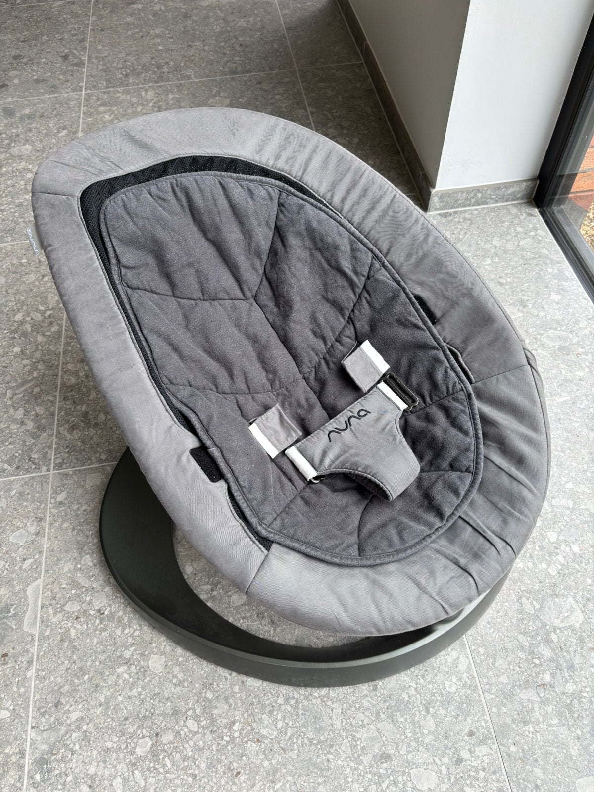Nuna Leaf wipstoel met speelboog, Enlèvement, Comme neuf, Chaise rebondissante