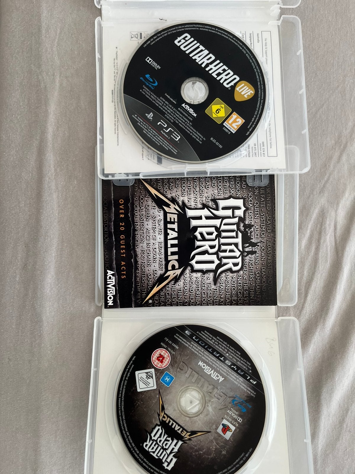 2 guitares Guitar Hero PS3 + Guitar Hero Metallica + Live, Games en Spelcomputers, Ophalen, Zo goed als nieuw