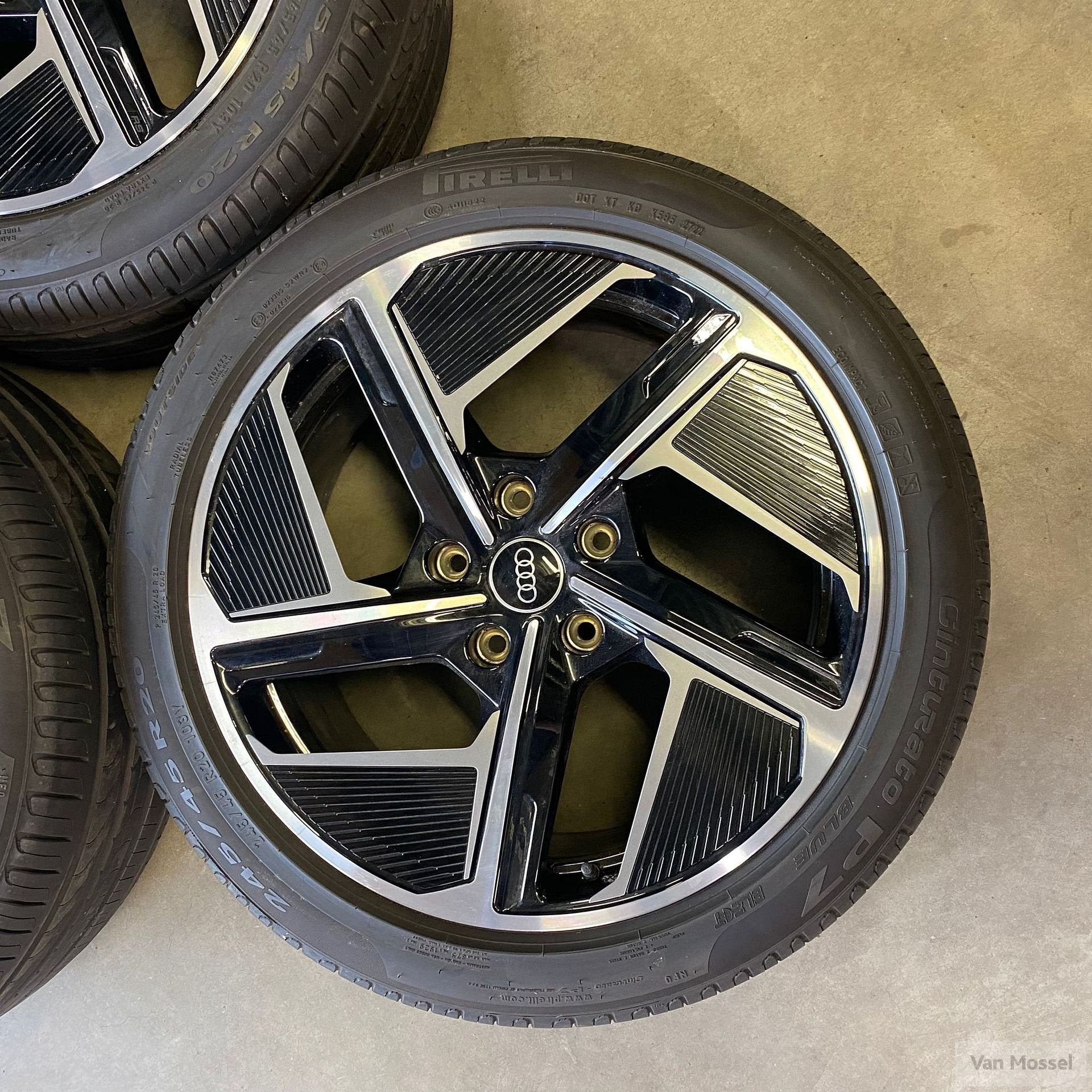 Audi E-Tron GT RS Pirelli Cinturato P7 Blue Elect 245/45/R20, Autos : Pièces & Accessoires, Pneus et Jantes, 245 mm, Véhicule de tourisme