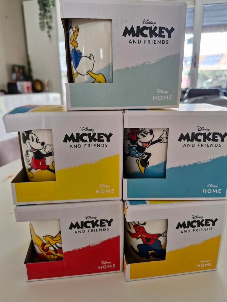 Tassen / mokken van de Disney figuren nieuw., Verzamelen, Verzenden