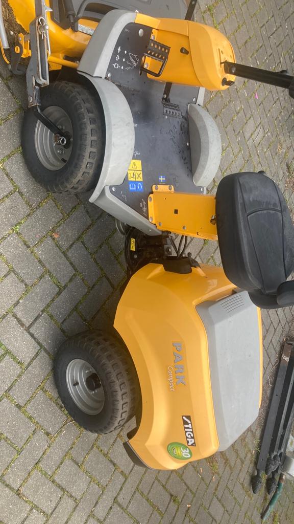 Stiga park, Tuin en Terras, Zitmaaiers, Ophalen of Verzenden, Zo goed als nieuw