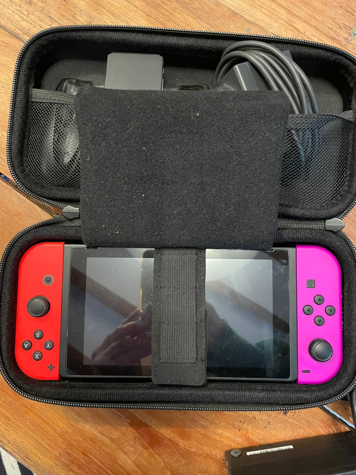 Nintendo Switch compleet + dock + hoesje - uitstekende staat, Games en Spelcomputers, Games | Nintendo Switch, Zo goed als nieuw
