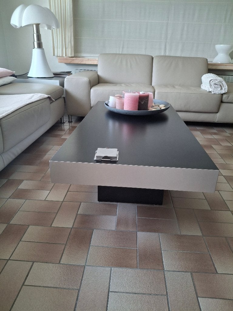Salon tafel, Enlèvement, Utilisé
