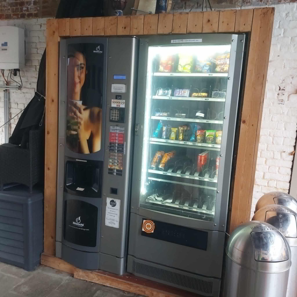 Combi - Machine à boissons chaudes et snacks, Enlèvement, Boissons