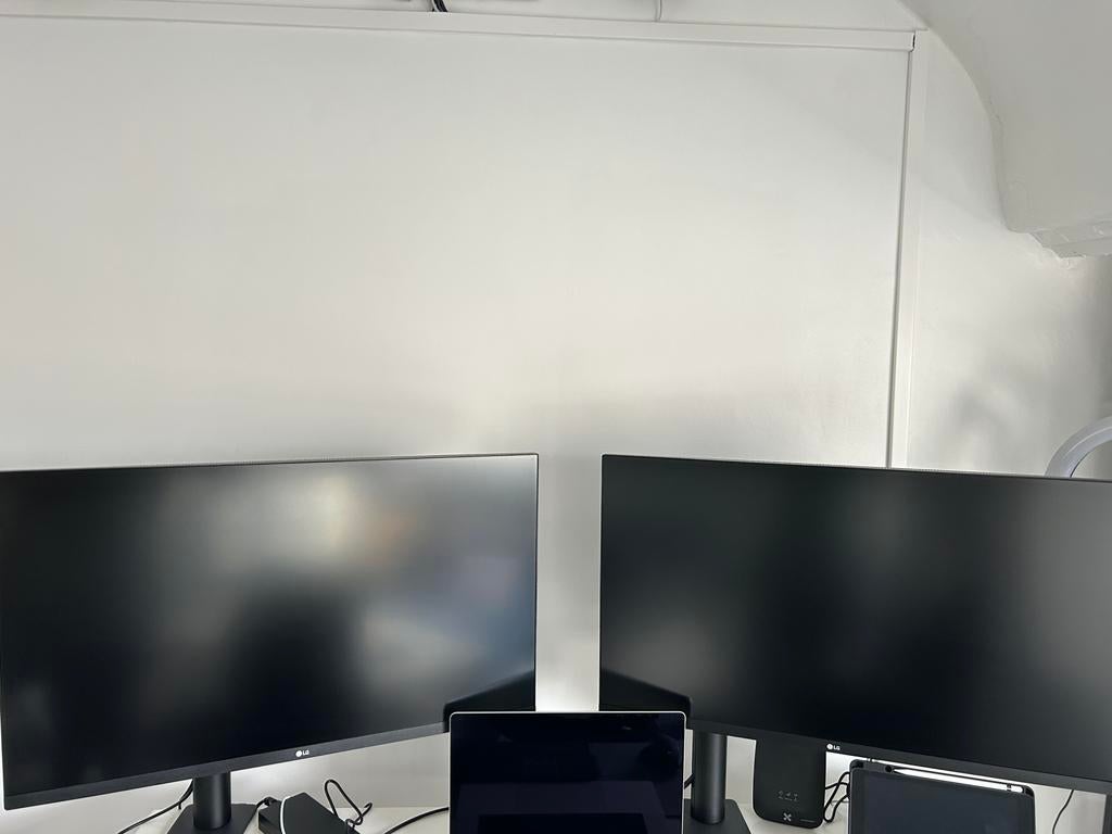 LG 32-UN880K-B x2, Computers en Software, Monitoren, Ophalen, Zo goed als nieuw