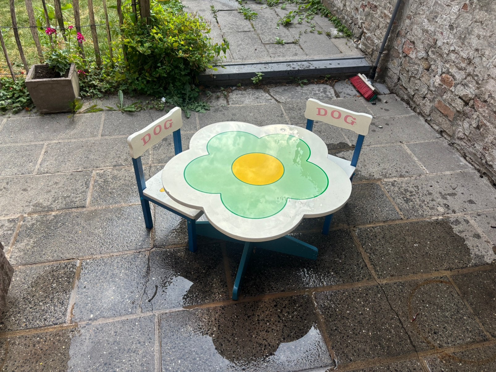 kindertafeltje met twee stoeltjes, Ophalen, Gebruikt