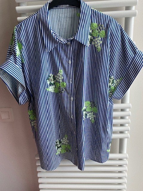 Zomerbloesje nieuw, Enlèvement ou Envoi, Atmos fashion, Bleu, Taille 42/44 (L)