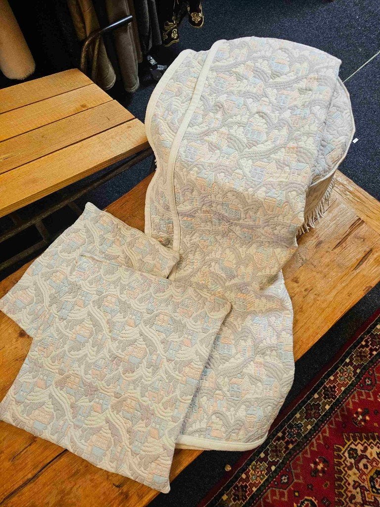 Kinder- baby sprei met kussenhoezen en poefhoes 146/88, Enfants & Bébés, Enlèvement ou Envoi, Comme neuf, DJT, Garçon ou Fille