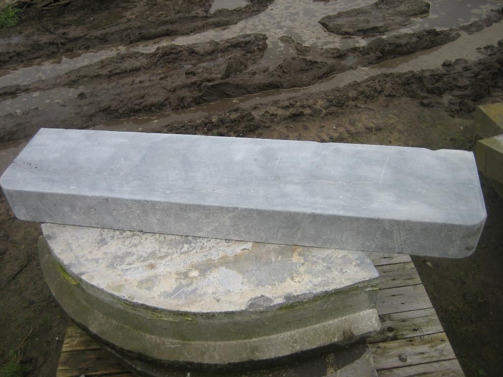 mooie oude arduinen dorpel,trede met ronde hoeken, Antiek en Kunst, Ophalen