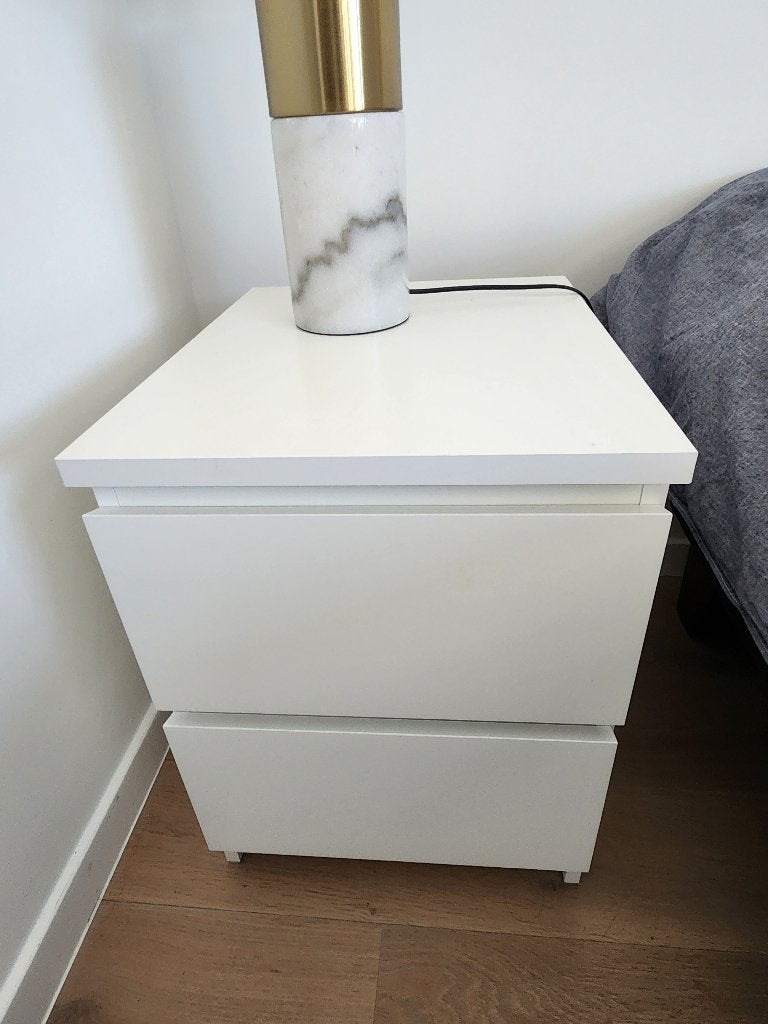 Set van 2 IKEA STORKLINTA nachtkastjes – wit, Ophalen, Zo goed als nieuw, Hout