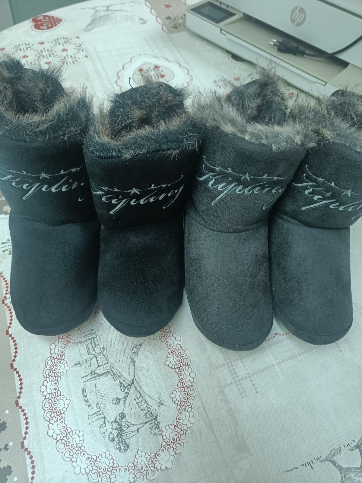 Pantoffel laarsjes, Ophalen