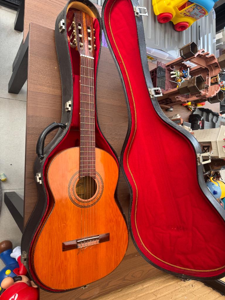 Gitaar “dolores” Admira in goede staat, Muziek en Instrumenten, Ophalen of Verzenden, Gebruikt, Klassieke of Spaanse gitaar, Met koffer