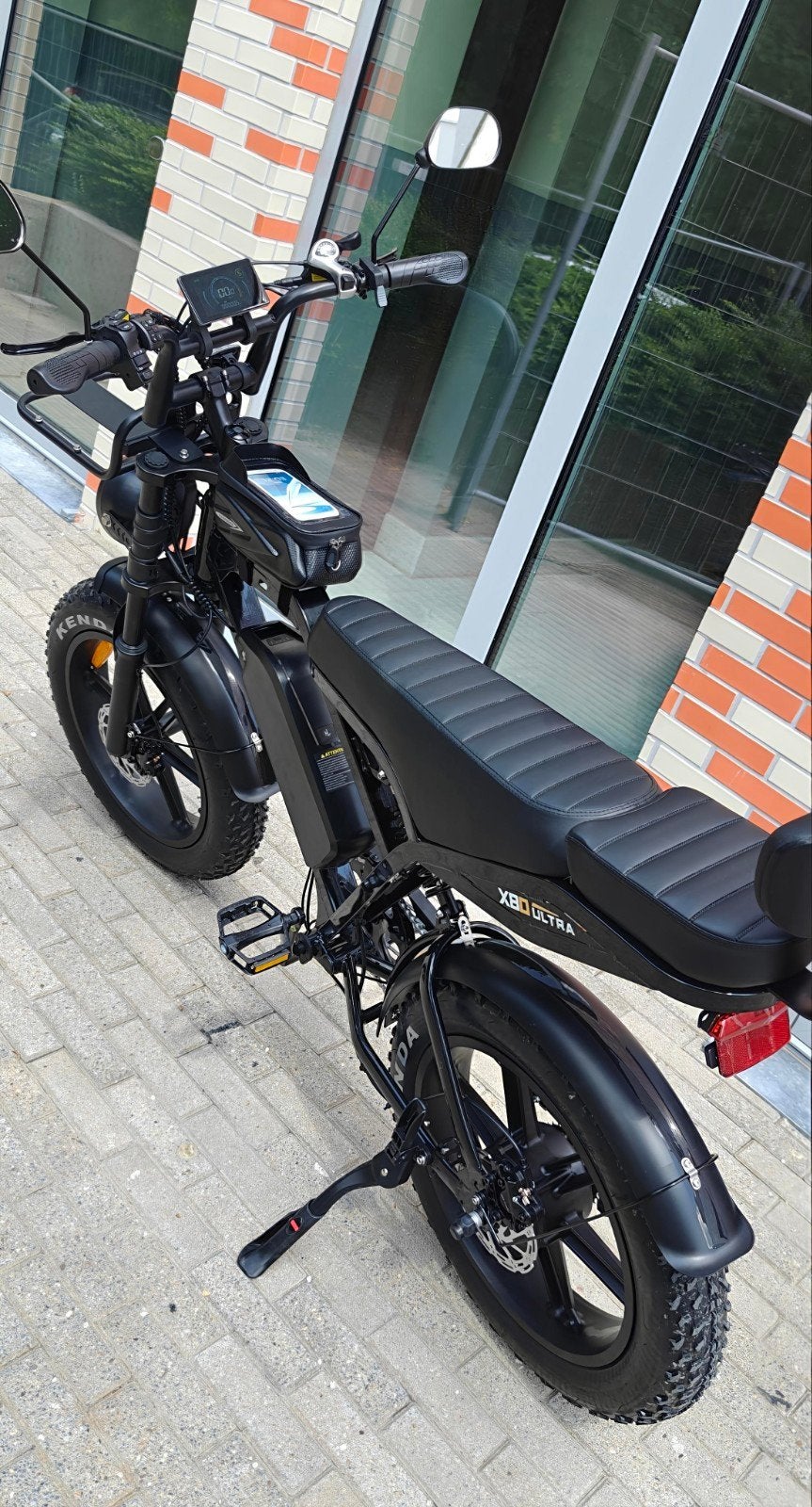 Nieuwe elektrische fiets van Fatbike met een grote accu, Ophalen