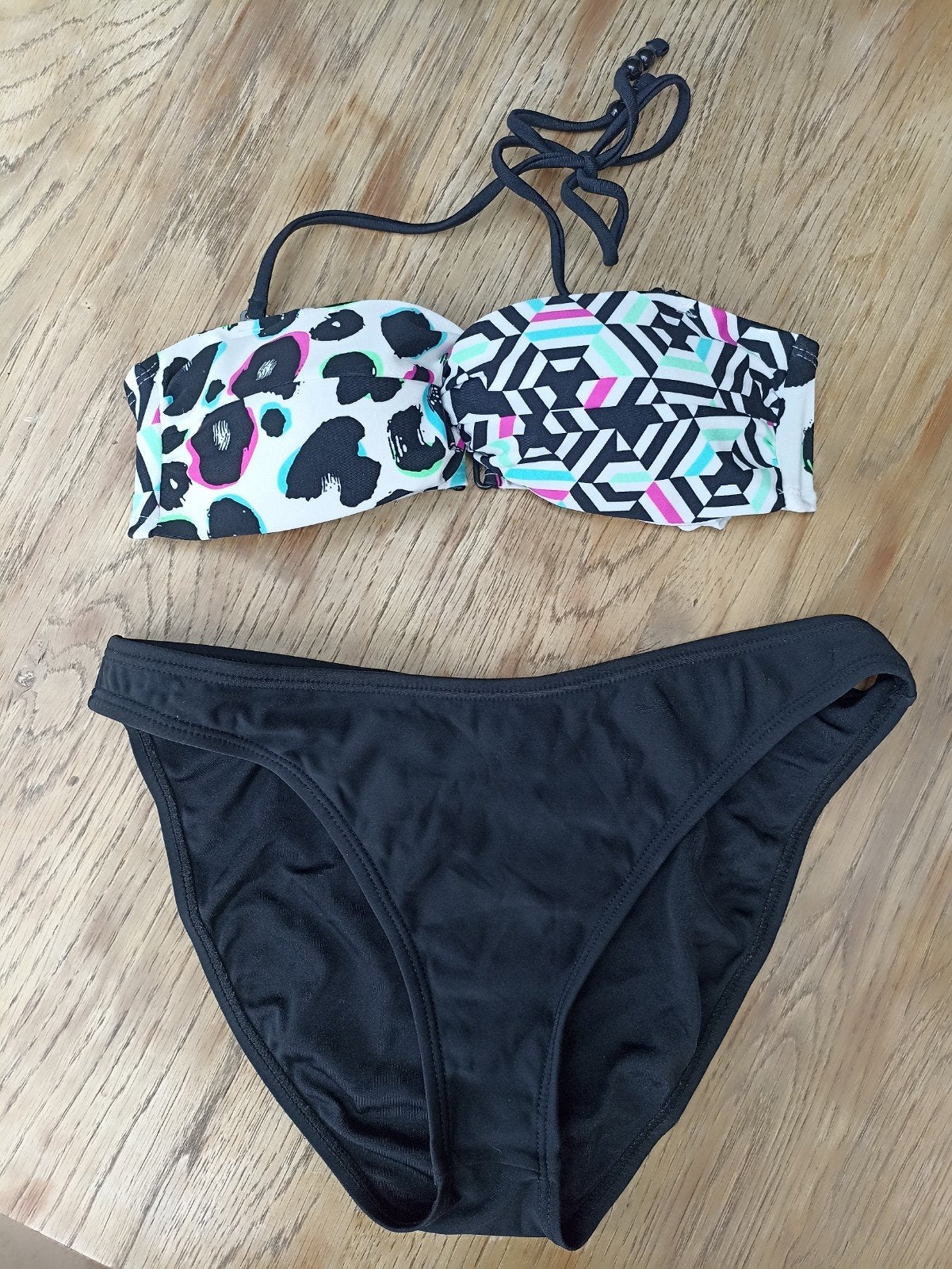Maillot 2 pièces imprimé taille 36/38, Vêtements | Femmes, Vêtements de Bain & Maillots de Bain, Enlèvement ou Envoi, Porté, Bikini
