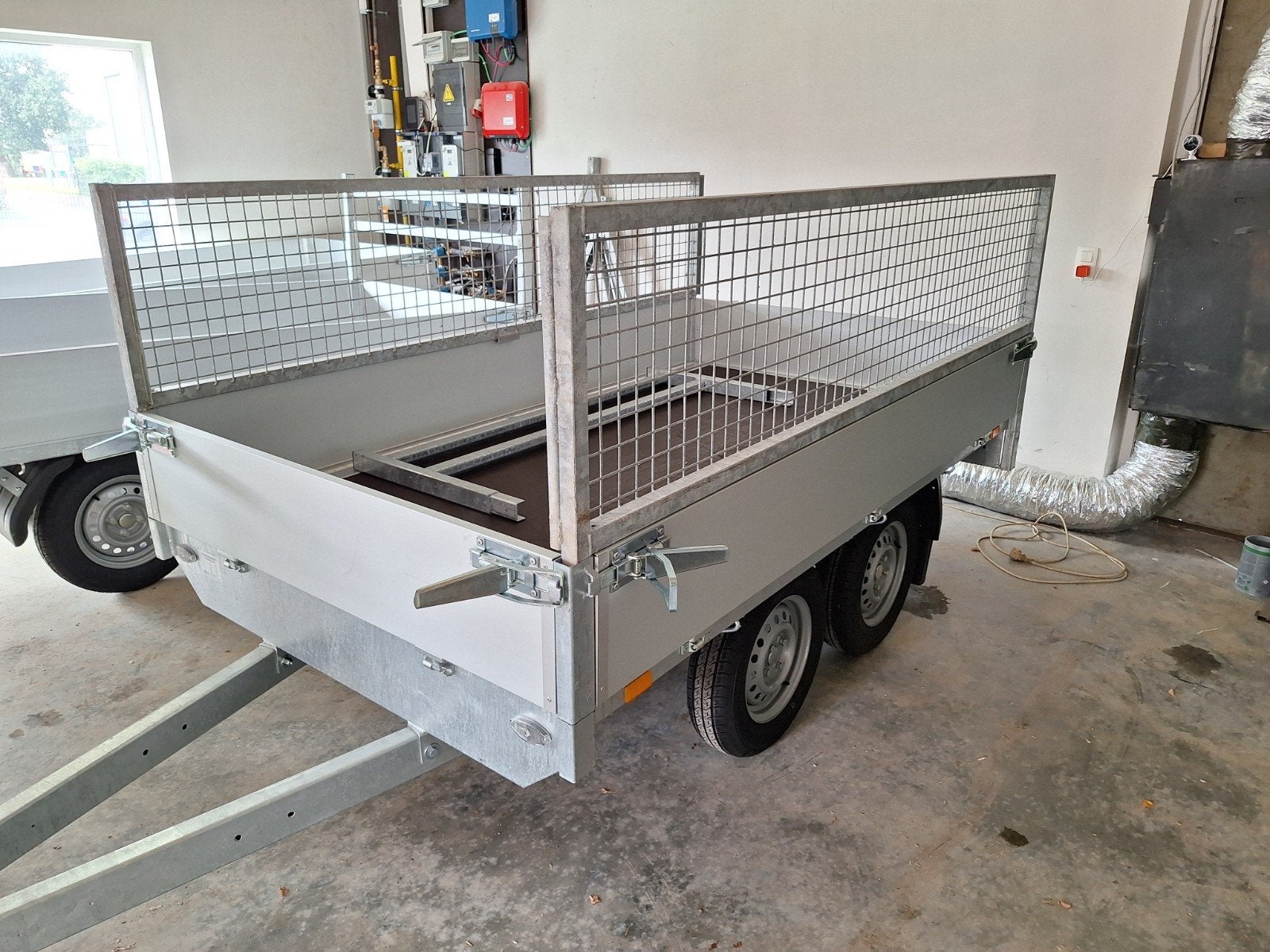Nieuwe Syma plateau aanhanger 2,5mx1,5m met loofrek, Auto diversen, Ophalen, Nieuw